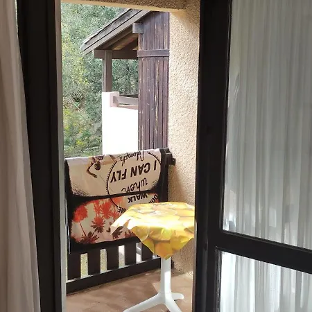 Apartment Petit Dans Les Arbres